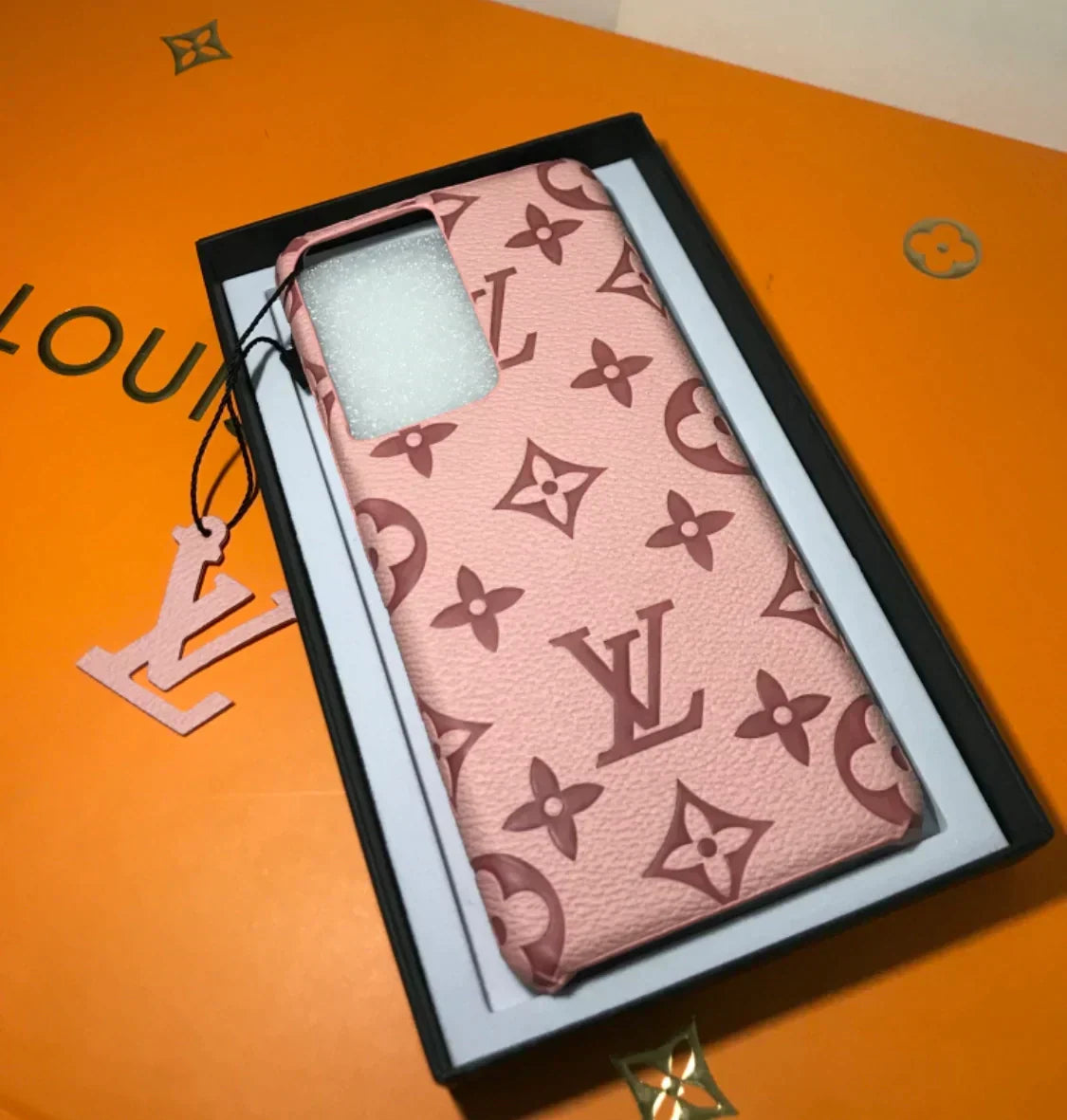 LV cases samsung